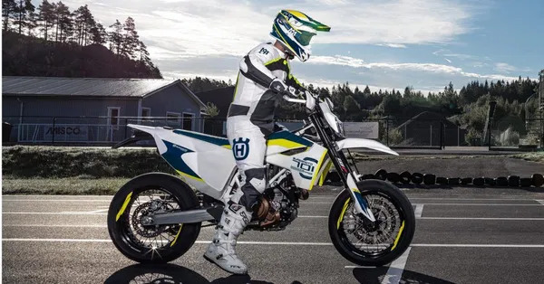Supermoto